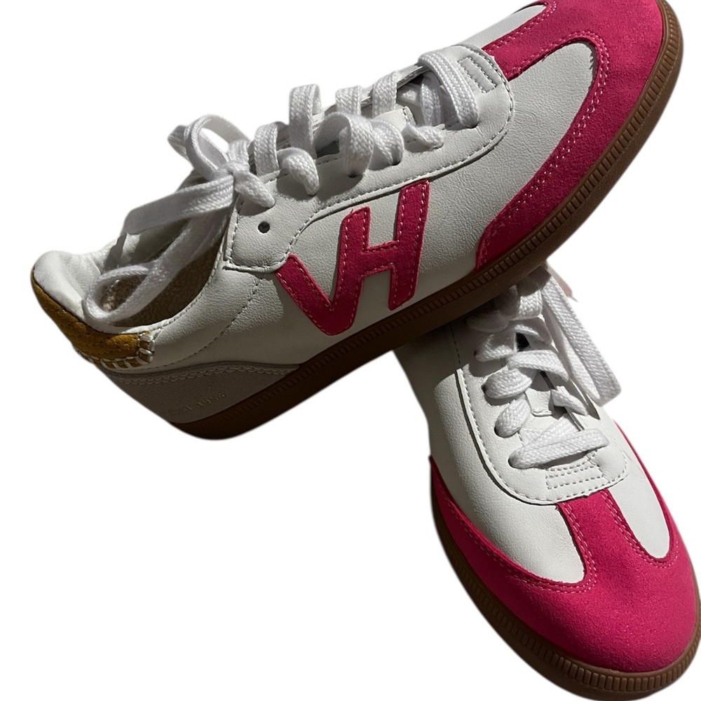 Vintage Havana White and Pink Retro Sneakers (NWOT)